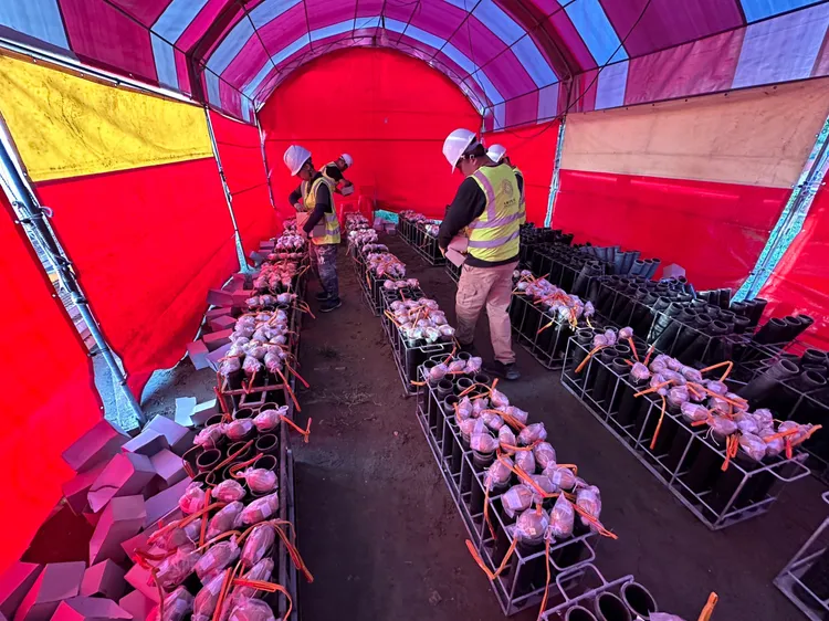 跨河煙火彈已準備就緒，晚間帶大家迎接跨河煙火。水利局提供