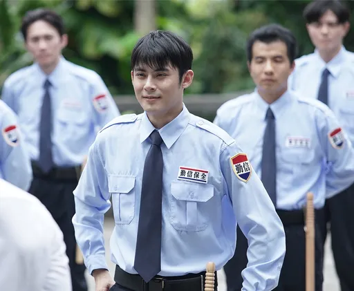 陳奕深夜與女子親密互動被淦　經紀人回應輕描淡寫