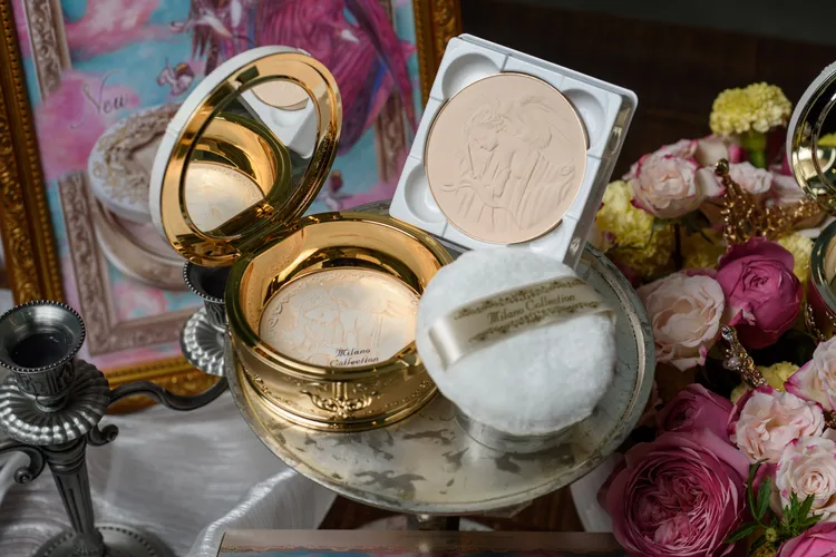 天野喜孝x Milano Collection 2024米蘭絕色蜜粉餅GR 24g一般版（附粉撲）4500元，限定組（24g蕊+粉撲）7000元。品牌提供