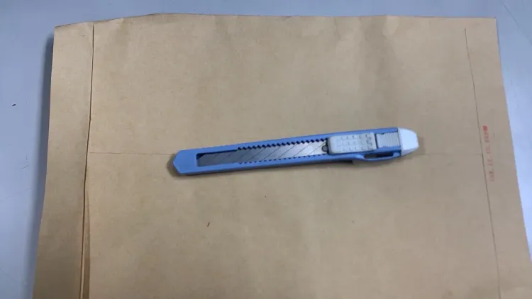 美工刀凶器。翻攝畫面
