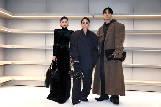 林嘉欣穿BALENCIAGA享受「第二春」 施柏宇捧温贞菱美若天仙