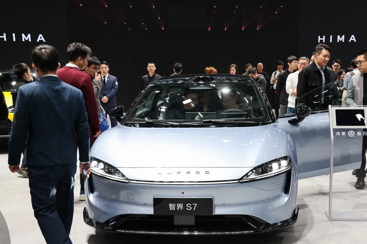 華為智界S711月於廣州車展。新華社