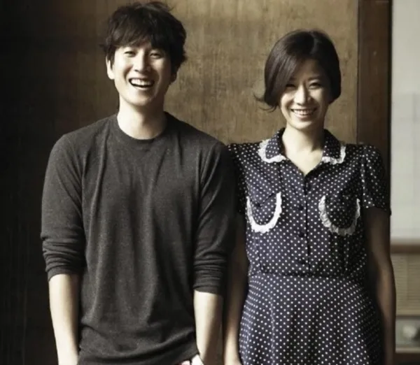 李善均（左）和田慧振交往7年、結婚14年，是演藝圈著名的銀色夫妻檔。翻攝naver