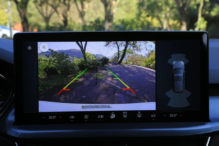 標準配備的倒車顯影，像素及清晰度均在水準之上。林浩昇攝