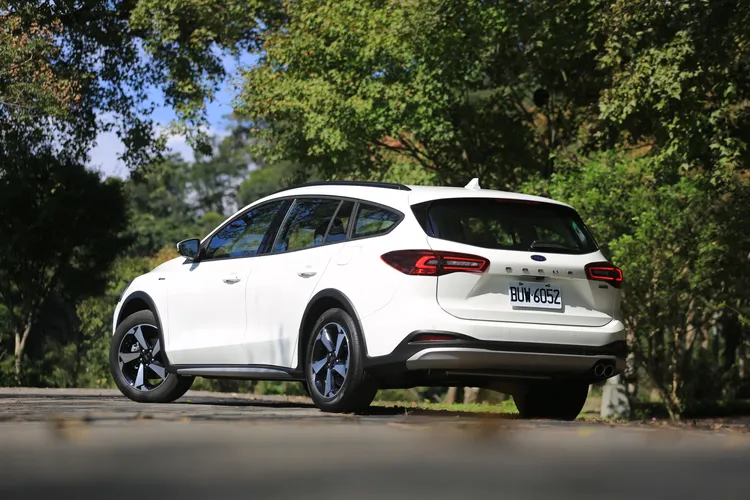 傳統的SUV車高多突破1.6米以上因而無法使用機械車位，Focus Active Wagon車高1537mm的優勢，就是可使用機械車位的便利性遠勝於傳統SUV。林浩昇攝