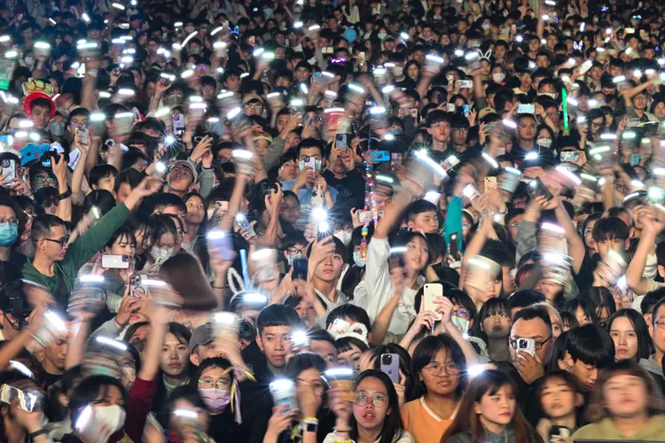 台下群眾聽得入迷。市府提供