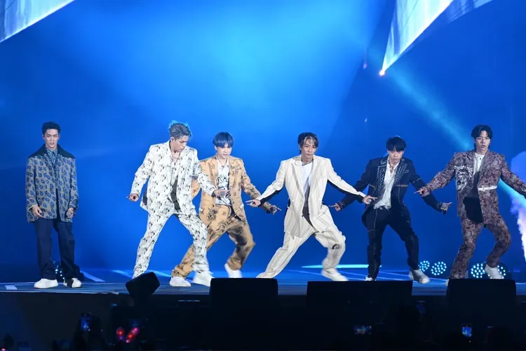 男團「OZONE」嗨翻全場。市府提供