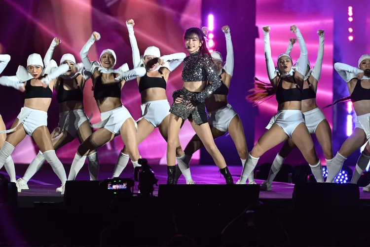 謝金燕造型多變。市府提供