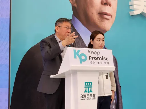 轟民進黨「更可惡」卻稱內心深綠！　柯文哲被酸蹭綠這樣解釋