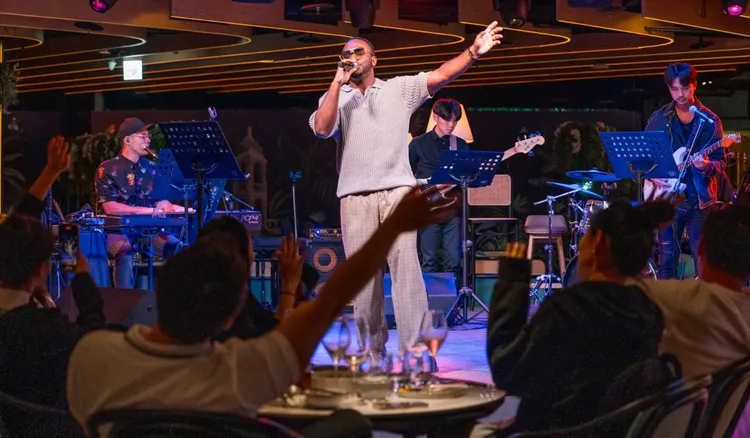 「Att valley」每夜都有實力歌手駐店演唱。圖片來源 / Att valley提供