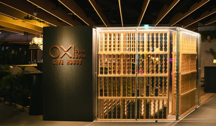 信義區食尚后花園OXI Oyster & Wine Live House。圖片來源 / Att valley提供