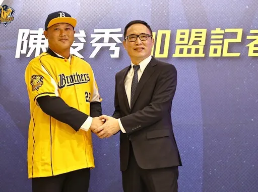 陳俊秀加盟後中信兄弟一壘很擠　領隊說話了 
