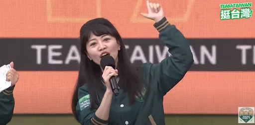 高嘉瑜不甩賴清德下「封麥令」! 聲嘶力竭飆唱「愛拚才會贏」