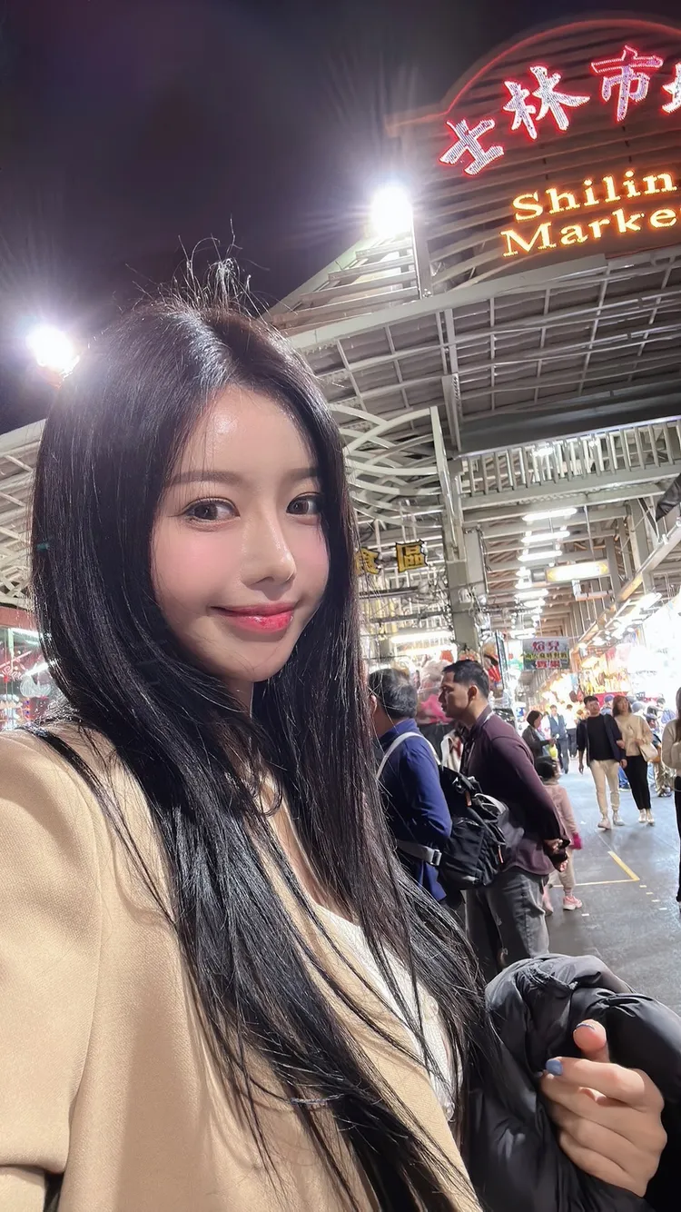 李雅英逛士林夜市。雲豹