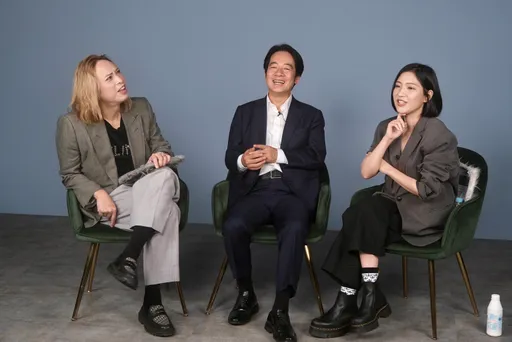 賴清德上 YT 節目「冷笑話講不停」！　應要求開罵「給我小心一點」嚇壞她 