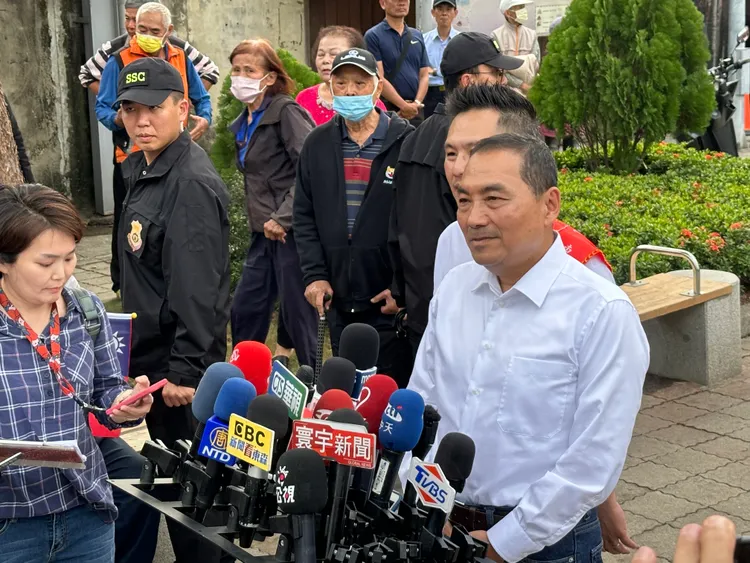 侯友宜受訪時強調會建立清廉政府，把烏魯木齊的事情清一清。王志弘攝