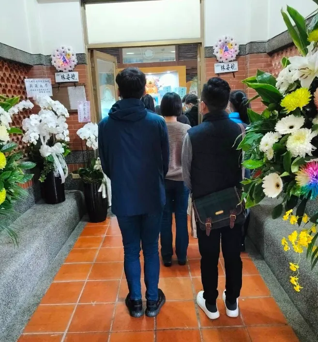 粉絲表示哀悼「心中的傷痛真的難以言喻」。翻攝柯辰勳臉書