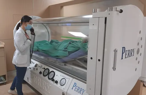 洗完澡全中毒!苗栗一家4口吐又暈 22歲男一度失去意識