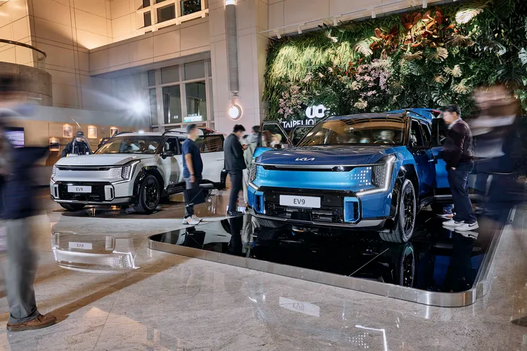 Kia EV9採用E-GMP電動全球模組化平台打造，GT-line版本最大馬力輸出達385ps，最大扭力輸出可達71.4kgm。業者提供