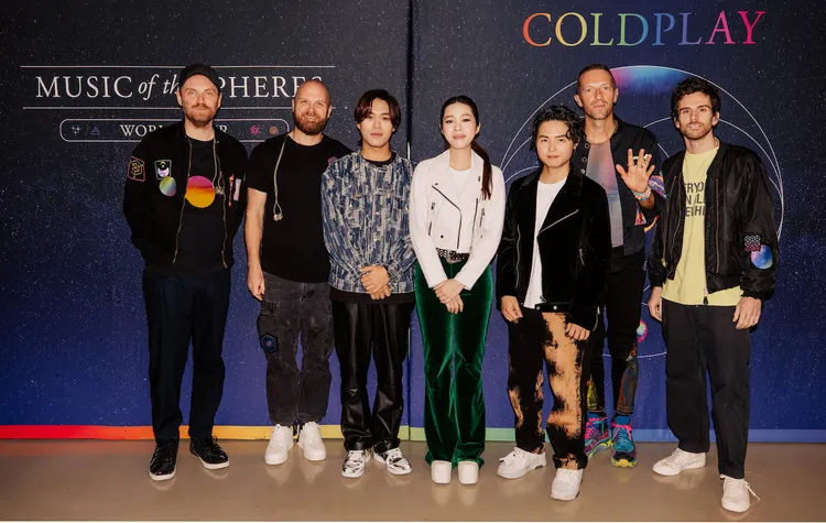 天團告五人擔任Coldplay演唱會開場嘉賓。相信音樂提供