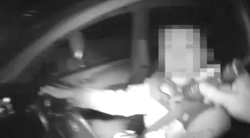 19歲男遭警盤查卻害怕極了 原來車內有大量毒品