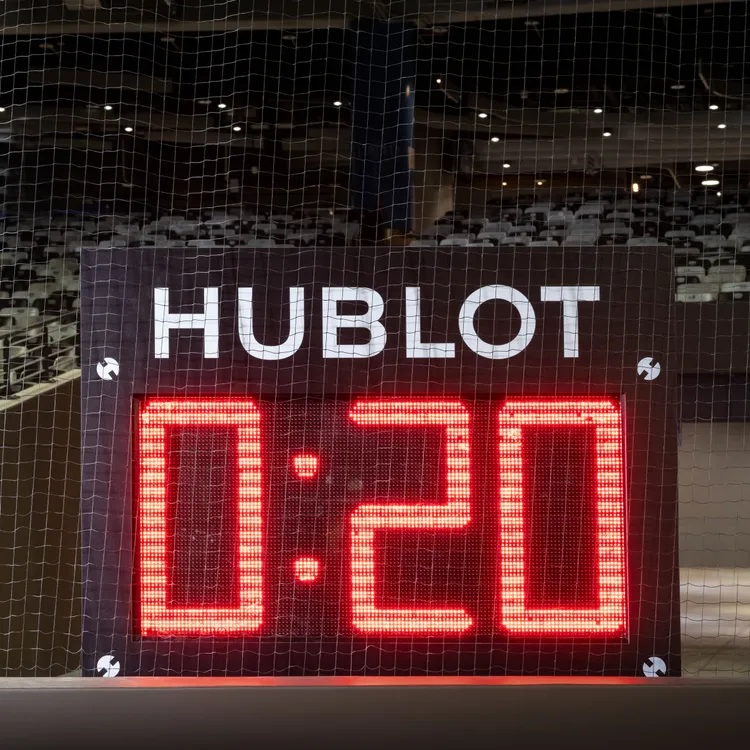 長1.5公尺、寬1公尺的投球計時器。品牌提供