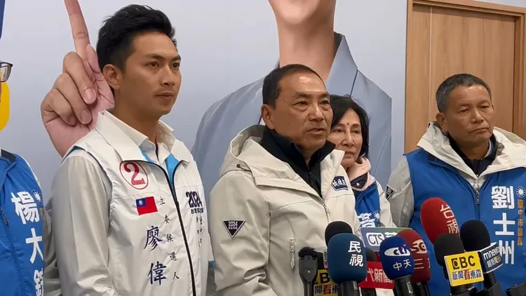 侯友宜說，凱旋苑是多年以前太太娘家依法繼承、依法繳稅、合法資產，也歡迎大家來檢驗。鮮明攝