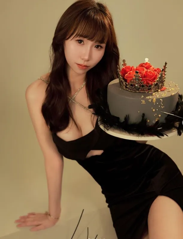 正妹物理治療師「米米」，大方展現爆乳好身材。翻攝米米IG