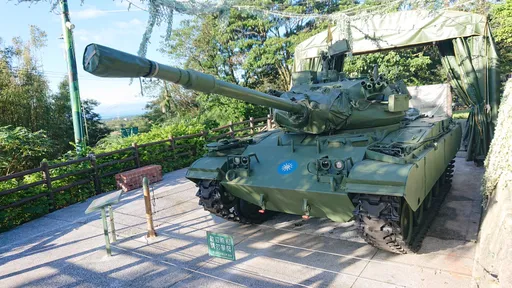 近距離欣賞戰鬥機、坦克車 三芝區興華驛站飛行裝備陳展周六揭幕