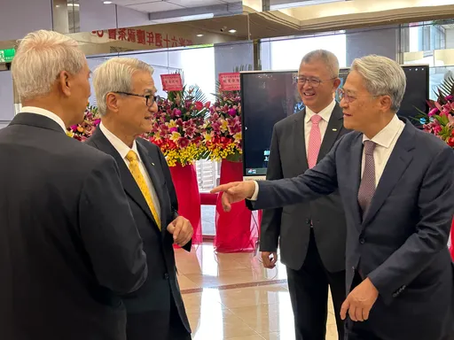 新壽歡慶60周年 新光金變天後吳東進、吳東亮兄弟首度同台