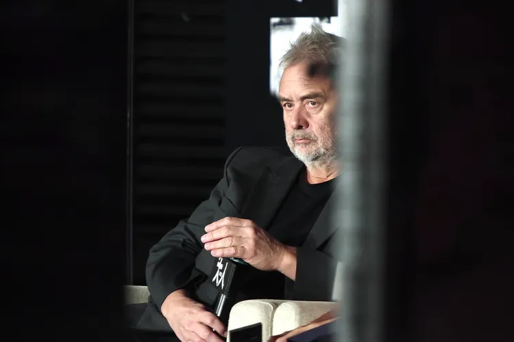 盧貝松起初不願談電影以外的問題。林林攝