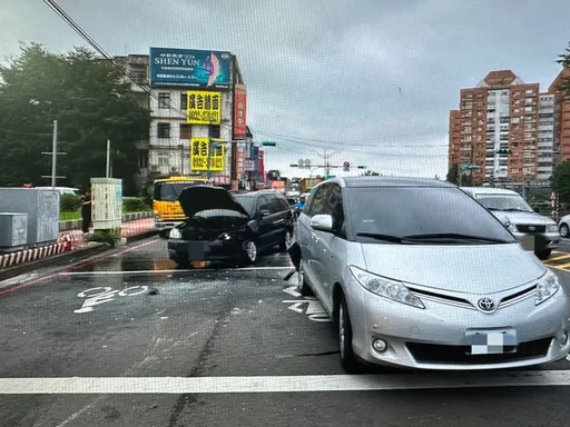 前方紅燈煞不住釀追撞　1駕駛頸部扭傷送醫