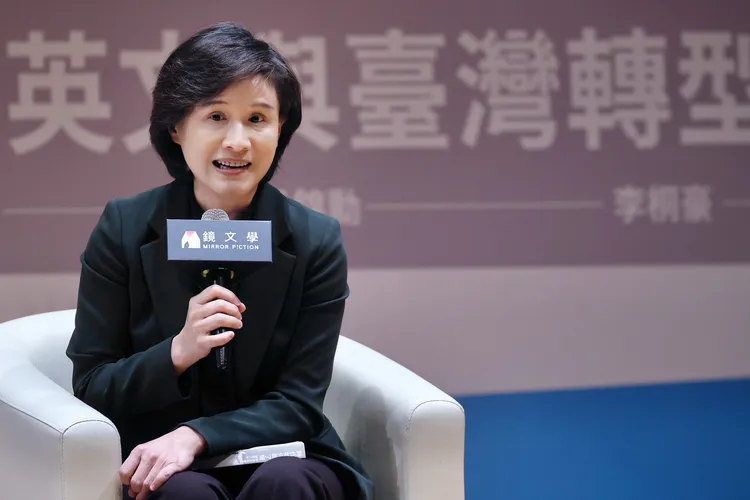 鄭麗君表示，蔡英文是政策控。林林攝