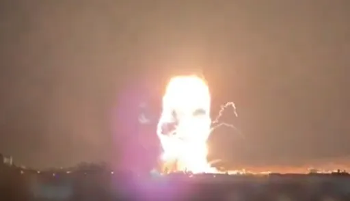 影片曝光!克里米亞港口爆炸起火 烏軍稱摧毀俄黑海登陸艦