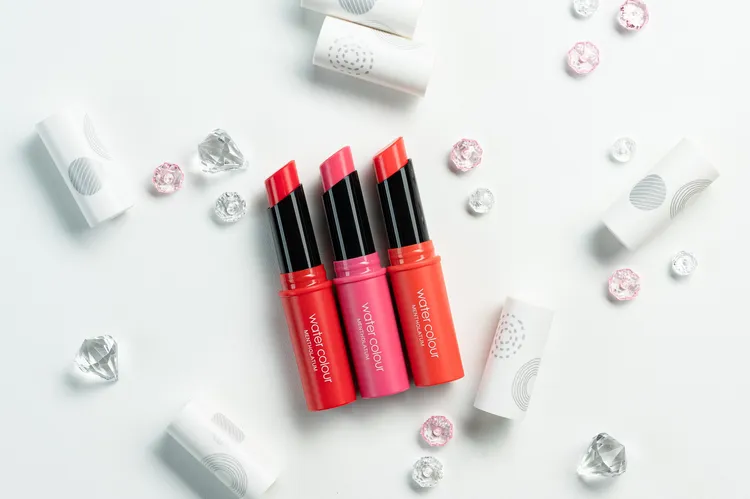 曼秀雷敦Water Colour水彩潤唇膏，各3g／170元。品牌提供