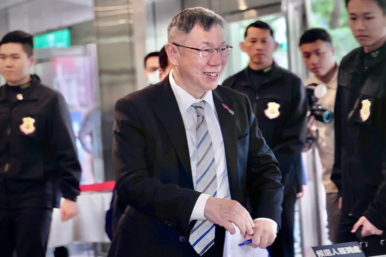 柯文哲最早抵達。林林攝