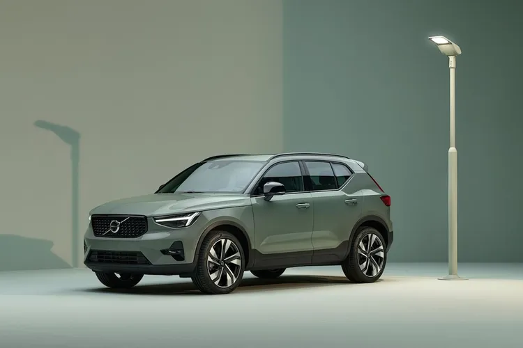 No.4  Volvo XC40 Recharge   1151輛  售價：Single Motor單馬達179萬元、Twin Motor雙馬達219萬元