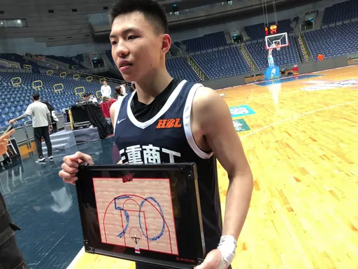 在演《灌籃高手》嗎?HBL身高175公分小後衛 單場飆50分寫神紀錄