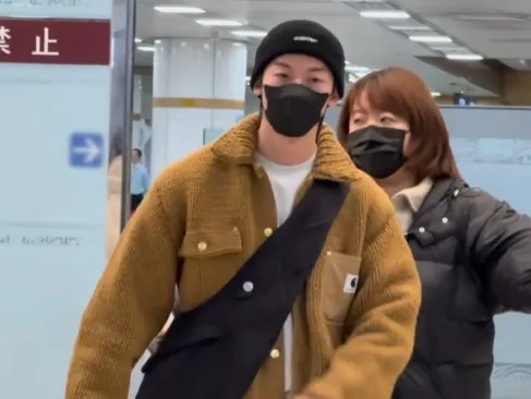 許光漢飛赴韓國展開殺人戰局！準備拍出道作機場迷倒粉絲