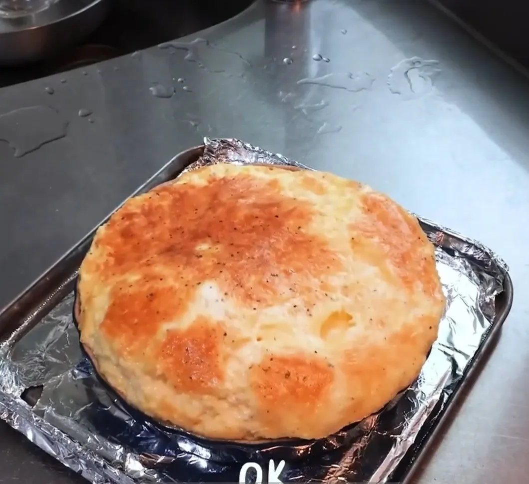 起司烘蛋食材：雞蛋5顆、牛奶170毫升、起司絲70克、鹽巴1茶匙、胡椒1/4茶匙。IG @woodywoody315 提供