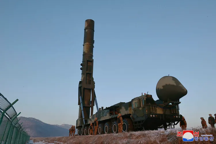 北韓稱18日發射火星-18型洲際彈道飛彈「大成功」。美聯社