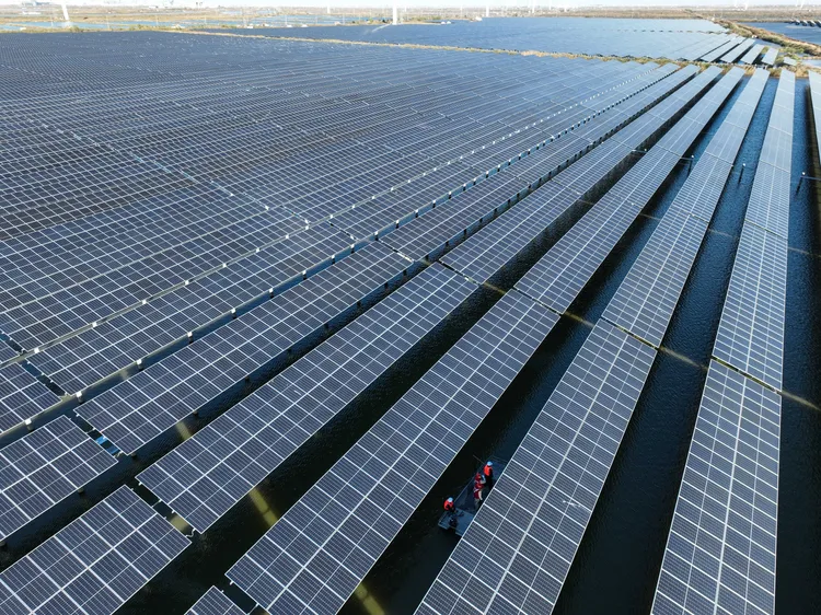 江蘇連雲港的太陽能發電。新華社
