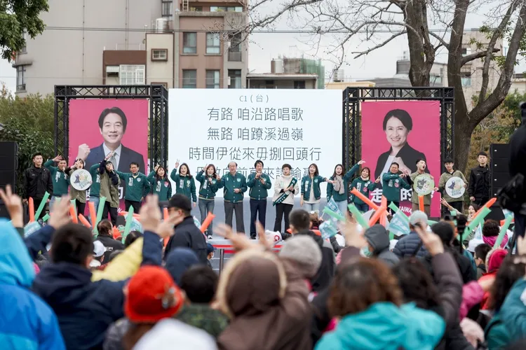 現場民眾不畏寒風熱情參與活動。賴清德競總提供