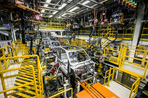 中國電動車業缺工危機　大學畢業生嫌工廠「三個D」不肯屈就