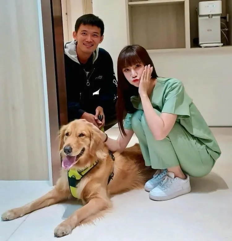 原來台南Josh是帶愛犬媽寶，去新北國王啦啦隊Queens隊長Amber倩宇家的動物醫院做健檢。翻攝自台南Josh臉書