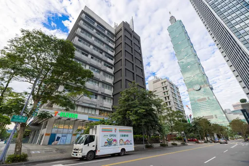 跨年咖啡優惠!小七買7送7、全家買1送1 OKmart買2送1