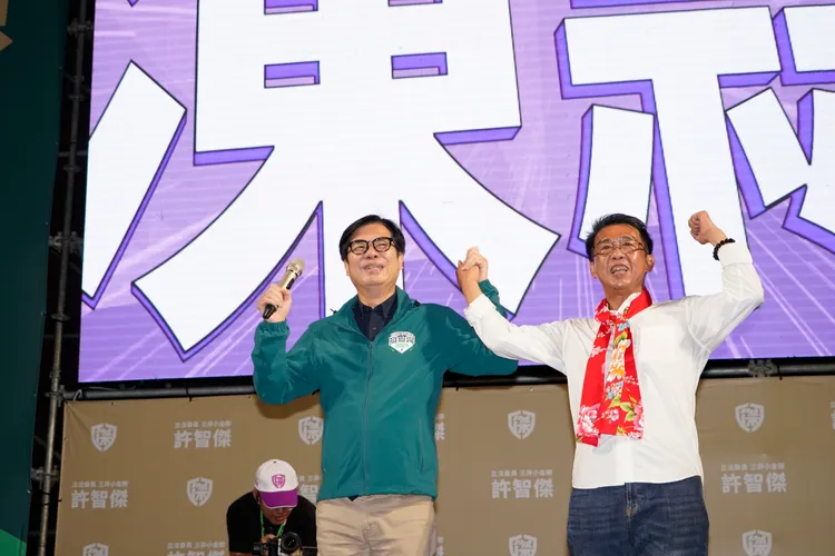 高雄市長陳其邁說，許智傑是最懂鳳山的人。許智傑總提供