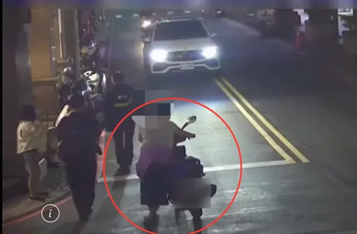 孝女騎車探病父沒錢加油蹲路邊哭 波麗士大人暖心救援