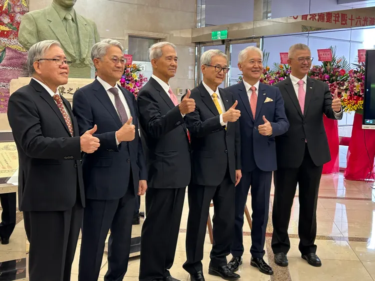 吳東亮與吳東進兄弟難得公開同台。林巧雁攝