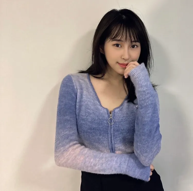 小玫瑰外型亮眼，遺傳自曾是演員的母親王行芝，氣質出眾。翻攝roselyn1020的IG